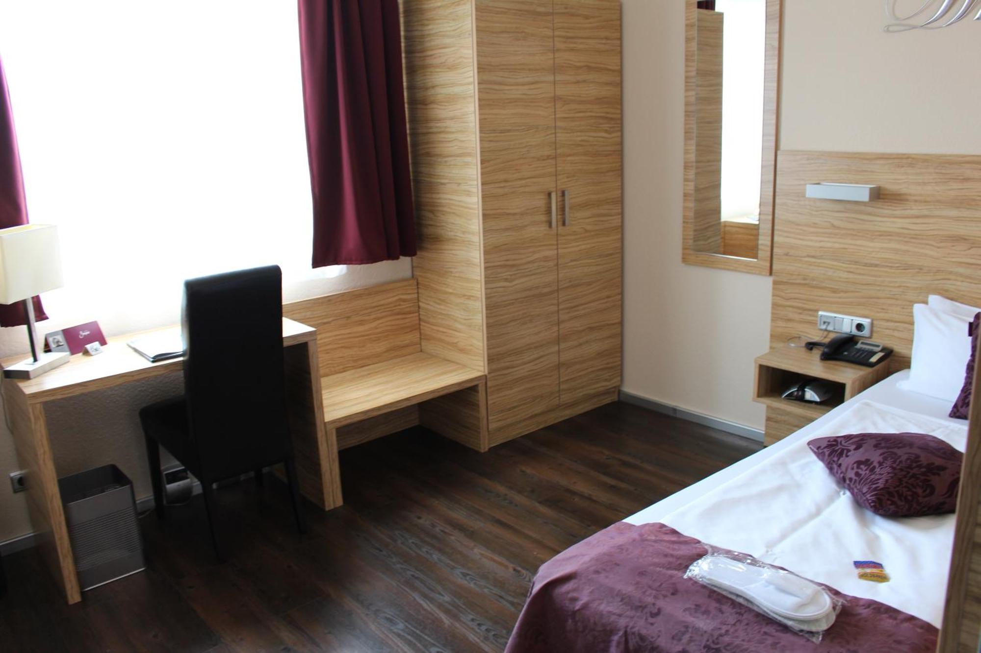 Hotel Bonjour Bad Soden am Taunus Værelse billede