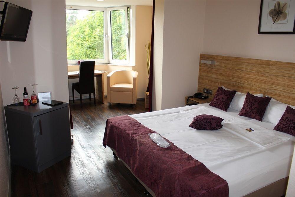 Hotel Bonjour Bad Soden am Taunus Eksteriør billede
